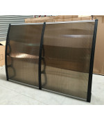 Sujungtas polikarbonato stogelis 1400x2000 mm tamsintas, juodi laikikliai